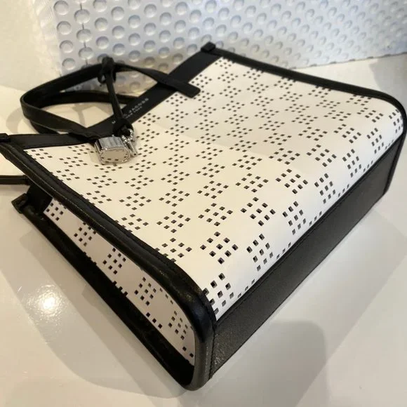 Marc Jacobs★H007L01SP22★Perforated Grind Tote Bag
